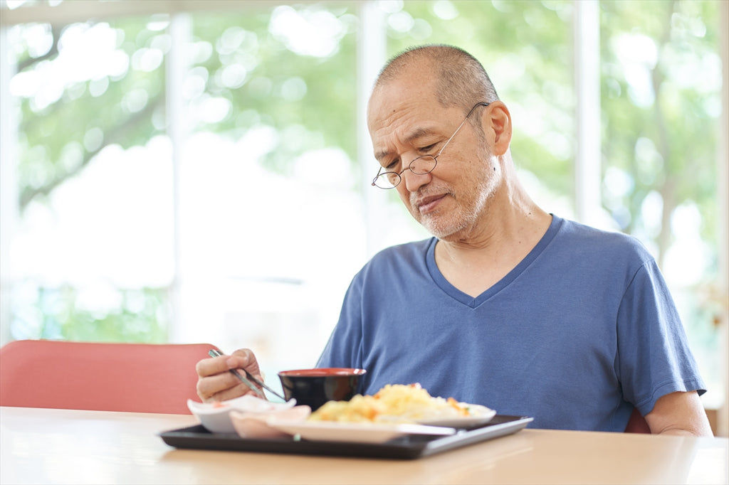 高齢者の食事拒否とは？原因と対策法